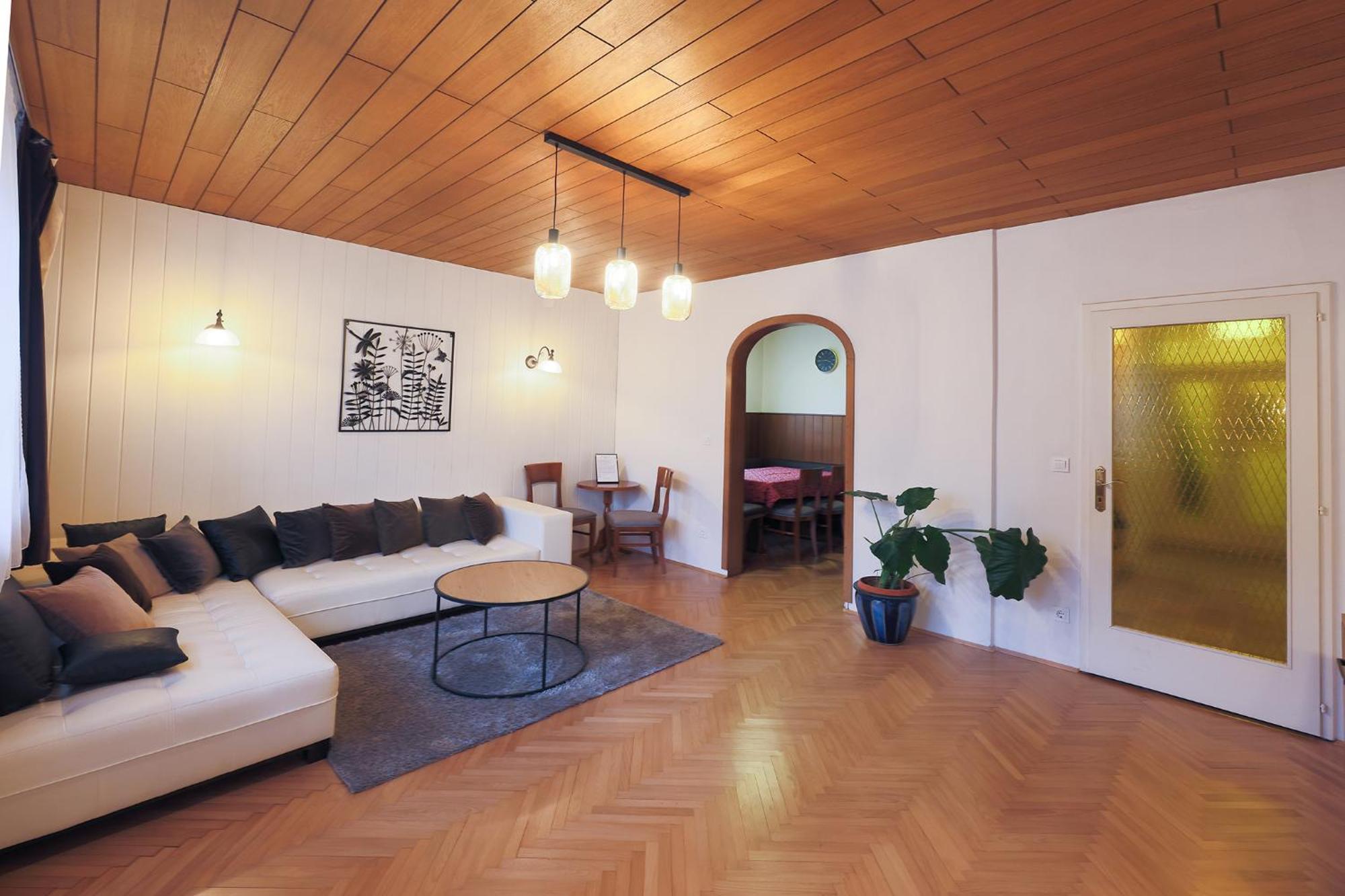 Papas Apartment Lesce  Exteriér fotografie